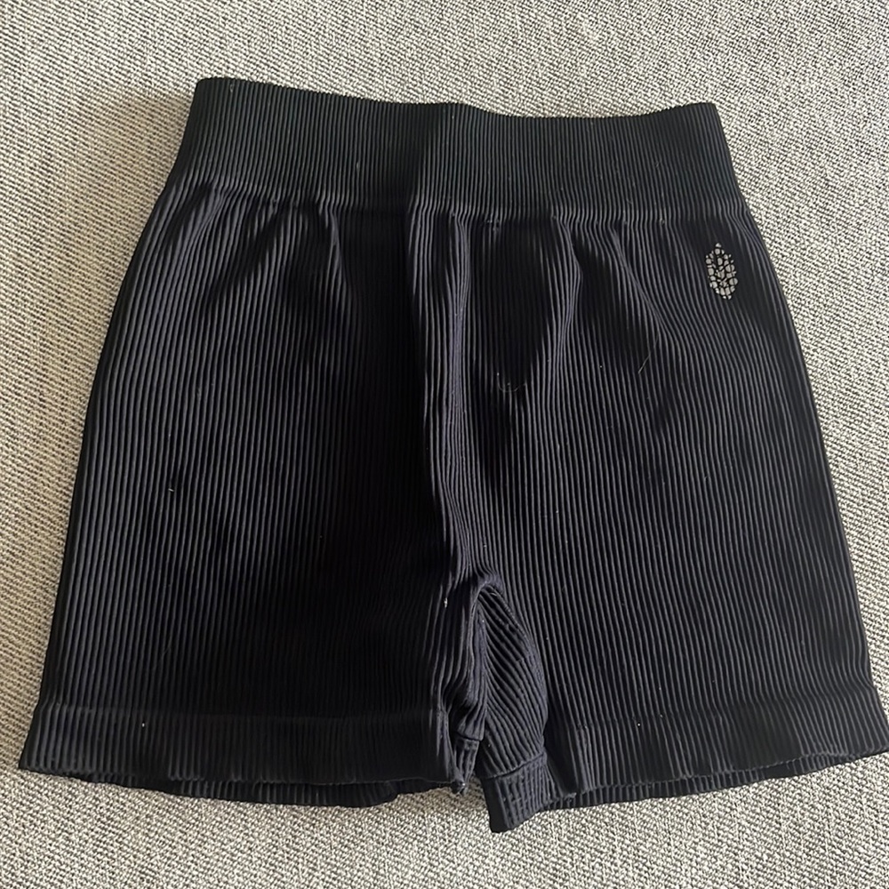 Free movement ribbed biker shorts